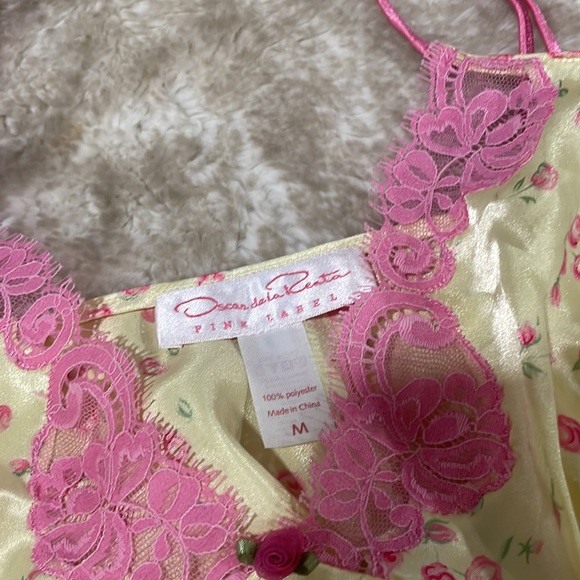 Oscar de la Renta Nightgown - Picture 8 of 9